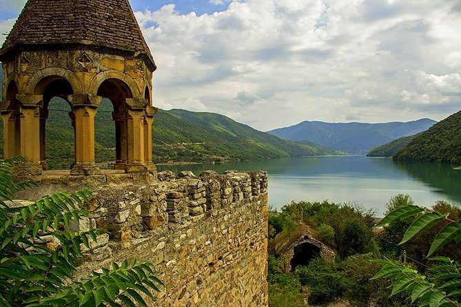 2-Day Private Tour to Kazbegi from Tbilisi - Crossing Jvari Pass into Stepantsminda