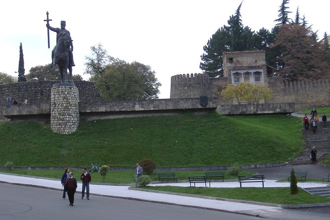 2-Day Private Wine Tour to Kakheti from Tbilisi - Napareuli explains kvevri wine step by step