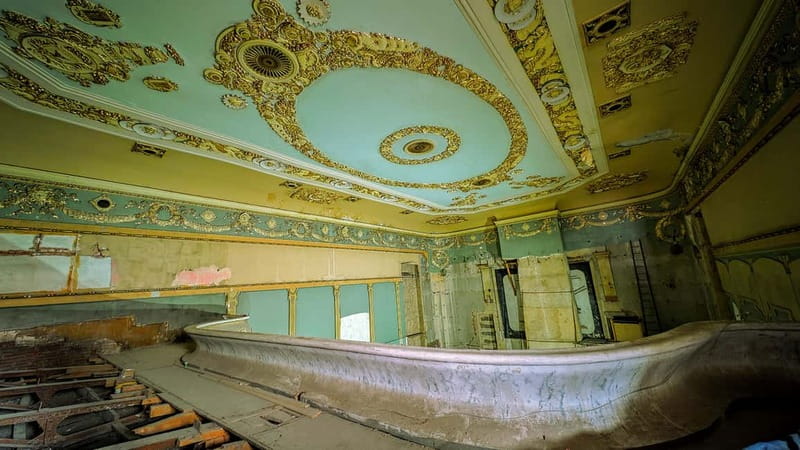 A Journey Through Abandoned Wonders - Tbilisi Urbex Tour - Inside the Abandoned Laboratory