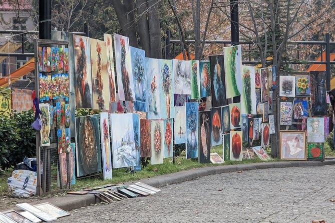 Alternative walking tour New Tiflis and backstreets - Fabrika, from sewing factory to creative meeting place