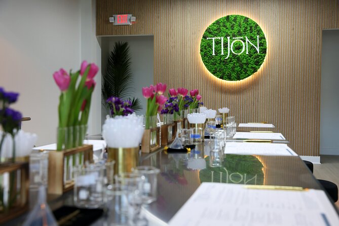 Atlanta: Mix and Match - Make Perfume or Cologne - A Fragrance Workshop Instead of a Shopping Trip