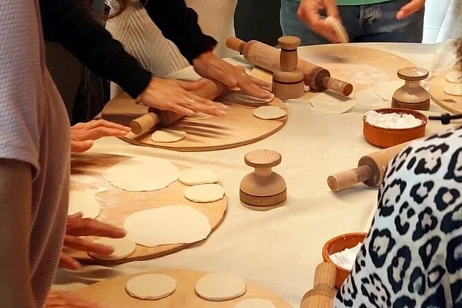Batumi: Georgian Cooking Class of Khachapuri by Local Master - Why Adjarian khachapuri matters in Batumi