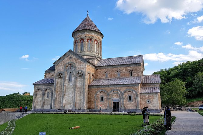Best of Georgia - 3 or 4 days private tour with transfers and guide - What the guide and private car add