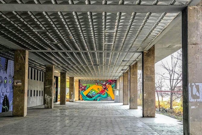 Brutal Tbilisi: Urban exploration and untold stories - What the driving format adds