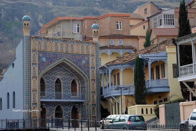 Classic Tbilisi Walking Tour - Gudiashvili Square and the Route Toward Kldisubani