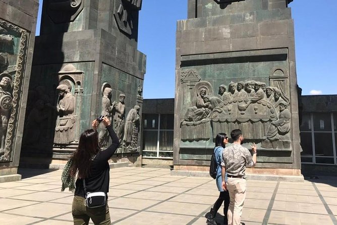 Concrete Giants Tour - David’s personal way of explaining Georgia’s recent past