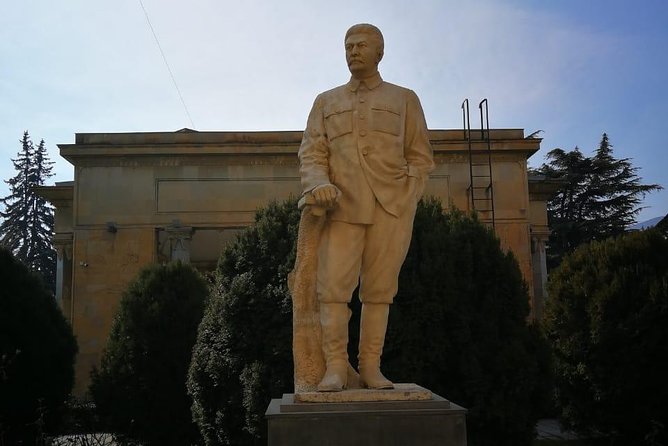 Day tour: Jvari, Mtskheta, Gori, Uplistsikhe & Home-Cooked Lunch - Gori and the complicated Stalin Museum