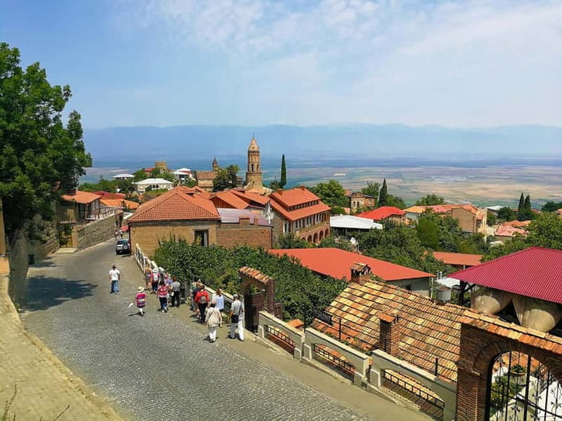 Day trip in Kakheti-Beauty and Love in a Glass Wine - Badiauri brings bread straight from the oven