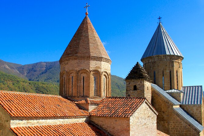 Day Trip to Gudauri and Kazbegi Including 4WD - The 4WD ride to Gergeti Trinity Church