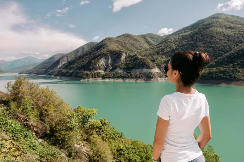 Discover Ananuri, Gudauri, & Kazbegi Guided Day Tour - Ananuri Fortress and the Aragvi dukes