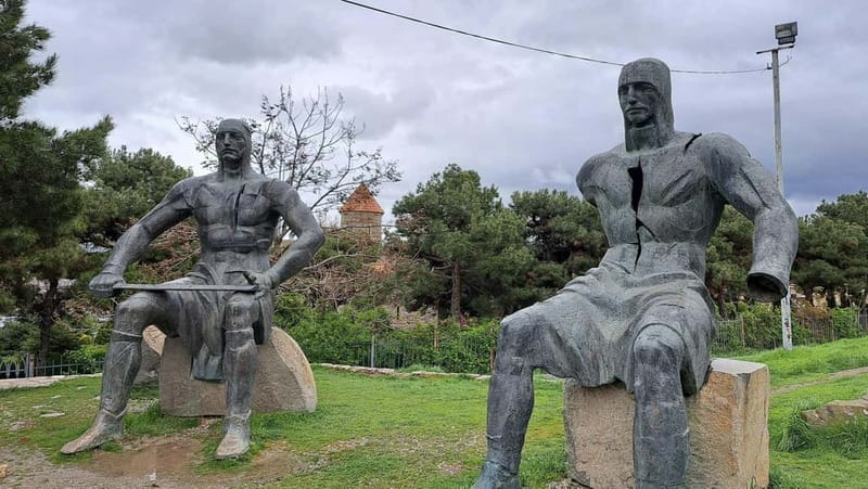 From Kutaisi: Gori and Uplistsikhe Cave town Guided Tour - Surami and the taste of nazuki