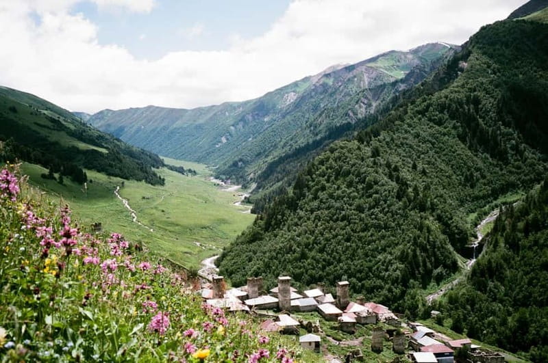 From Kutaisi: Svaneti Mountain Villages 2-Day 4x4 Safari - Guides make the difference
