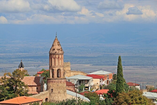 From Tbilisi: 4-day Tour in Georgia with Airport Transfers - The guide and driver can shape the experience