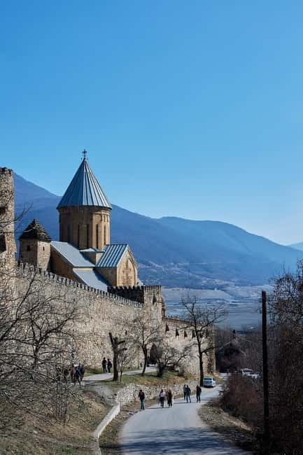 From Tbilisi: Ananuri, Gudauri, and Kazbegi Tour with Guide - Guides make the long drive easier