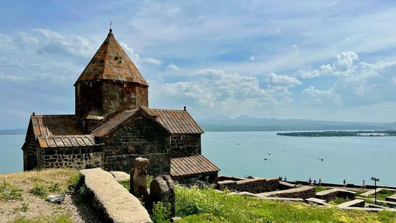 From Tbilisi: Armenia Day Trip with Yerevan and Lake Sevan - Key points to know before you cross the border