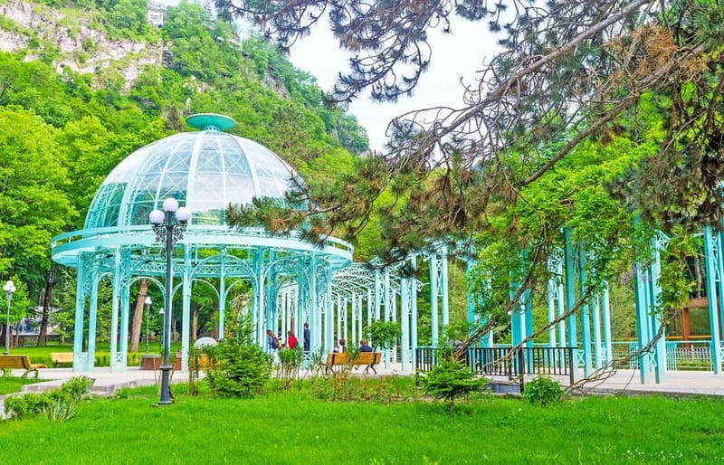 From Tbilisi: Borjomi, Rabath and Vardzia Day Trip - Borjomi: mineral water and a brief walk