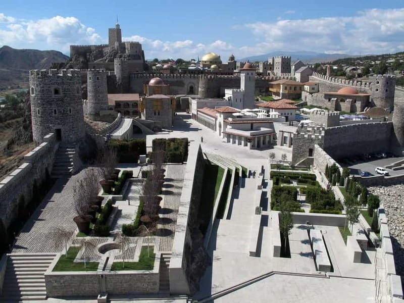 From Tbilisi: Borjomi, Rabath and Vardzia Day Trip - Lunch in Aspindza keeps the day moving