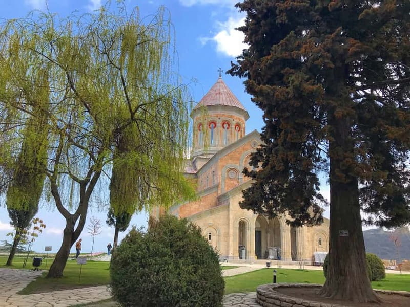 From Tbilisi: Gareji, Rainbow Mountains, Bodbe & Sighnaghi - A short Udabno pause for local tastes