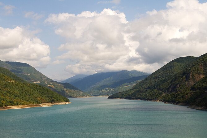 From Tbilisi: Kazbegi Day Tour, Gergeti Trinity, Ananuri &Gudauri - Ananuri Fortress, a compact stop with plenty of story