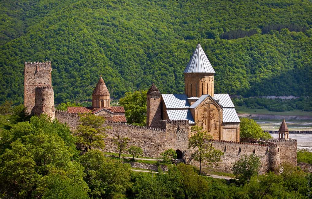 From Tbilisi: Kazbegi Day Trip with Ananuri & Gudauri - Leaving Tbilisi at 9:00