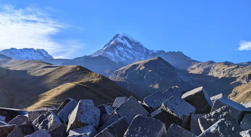 From Tbilisi: Kazbegi Tour - Zhinvali - Ananuri - Gudauri - Zhinvali Reservoir: the first taste of the mountains