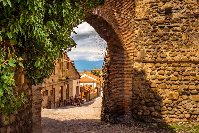 From Tbilisi Magical Kakheti – Sighnaghi, Bodbe & Chronicles Tour - Sighnaghi is the prettiest walking stop