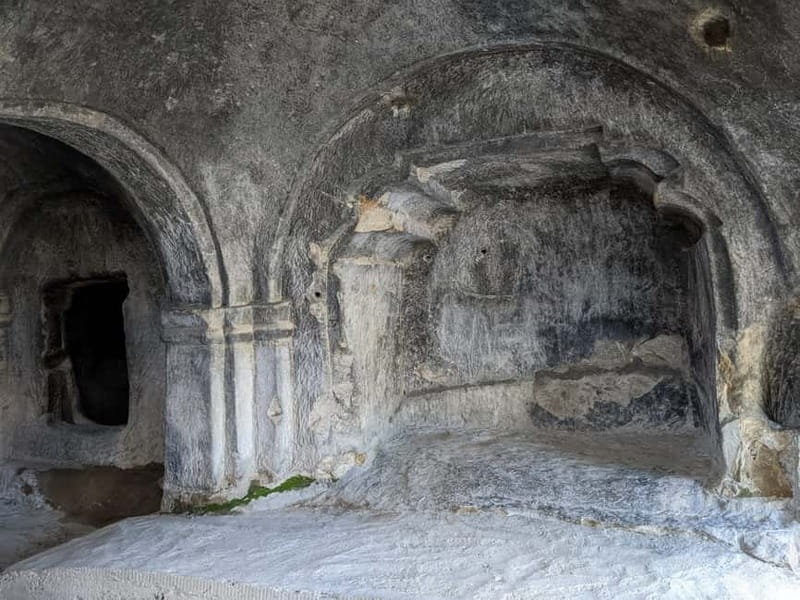 From Tbilisi: Uplistsikhe Caves and Mtskheta Town Day tour - The private format and George’s role