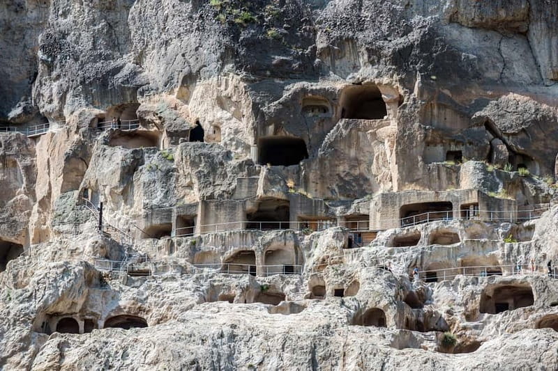 From Tbilisi: Vardzia Cave Tour with Guide - The guide can make or break the experience
