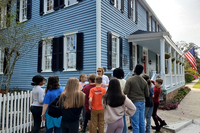 Fugitives, Fighters, and Fudge: St. Marys Walking Tour - Stop 3: The blue porch ceilings at Spencer House Inn