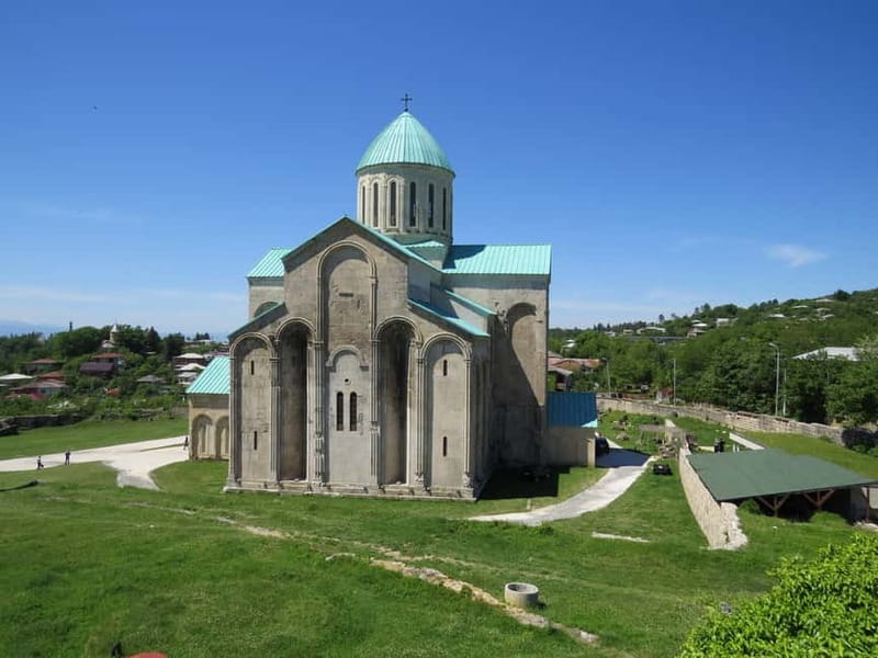 Gelati Momastery, Prometheus Cave, Sanatoriums and winetour - Key points to know before you book