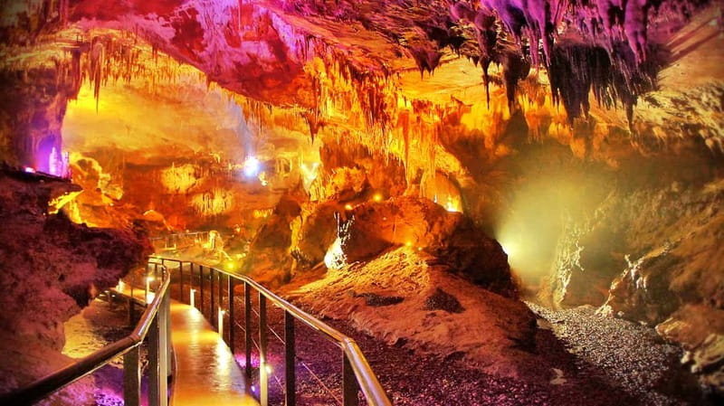 Gelati Momastery, Prometheus Cave, Sanatoriums and winetour - Why this Kutaisi day tour works so well