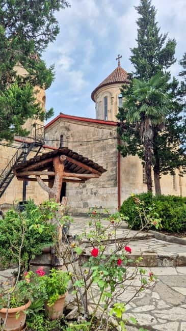 Gelati Monastery, Motsameta Monastery & Bagrati Cathedral - Who should book this experience