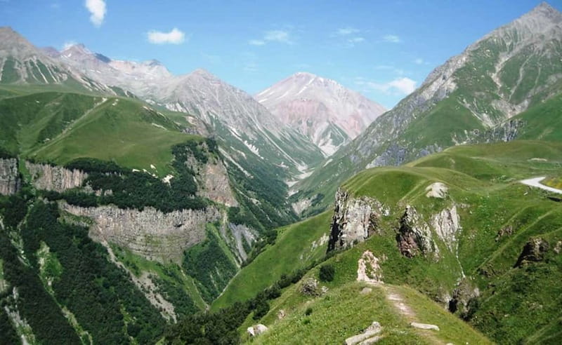 Gudauri and Kazbegi: Private Day Trip from Tbilisi - Why this route works from Tbilisi