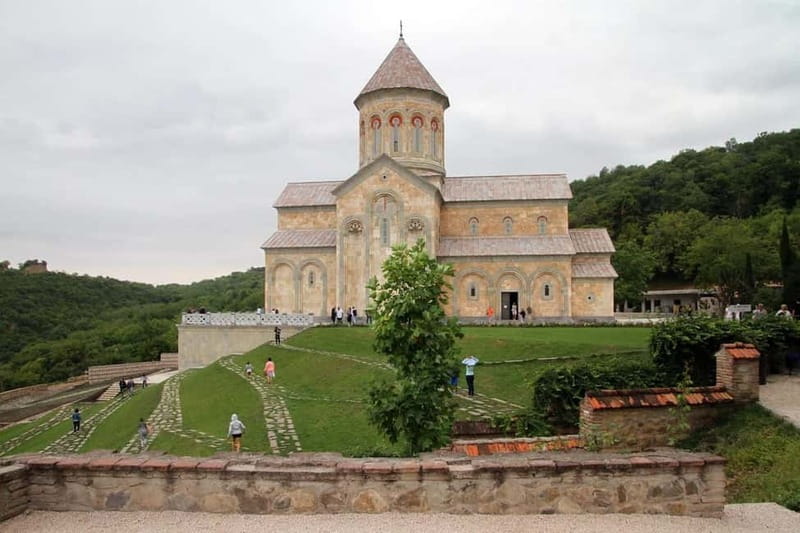 Kakheti: Bodbe, Sighnaghi, and Telavi Full-Day Tour - Telavi brings in royal Kakheti