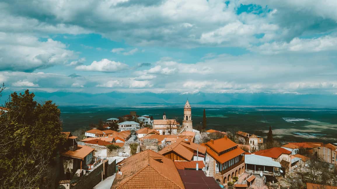 Kakheti, City of Love Sighnaghi Bodbe Monastery Tour - Lunch above the Alazani Valley