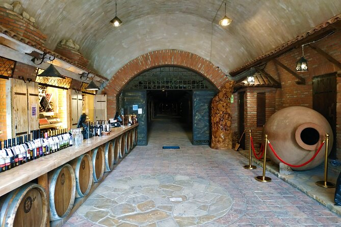 Kakheti Wine Tour with 20+ Wine Tastings & Qvevri Masterclass - Choosing the lunch option