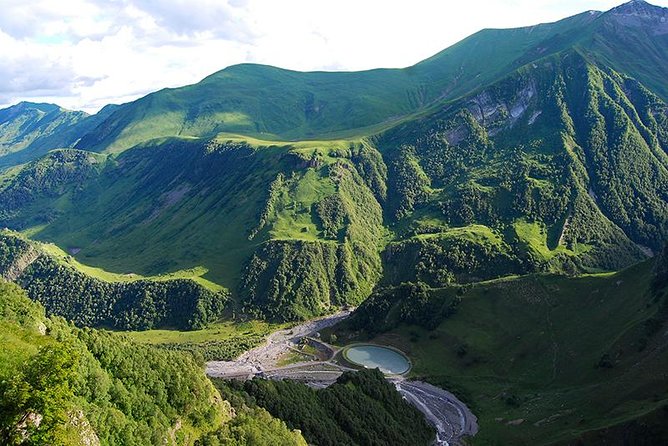 Kazbegi Adventure - Private Day Trip From Tbilisi with a Dinner + Masterclass - Why this Kazbegi day trip works well from Tbilisi