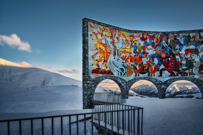 Kazbegi and Khinkali - the ultimate mountain experience tour - The guide and the comfort of a small group