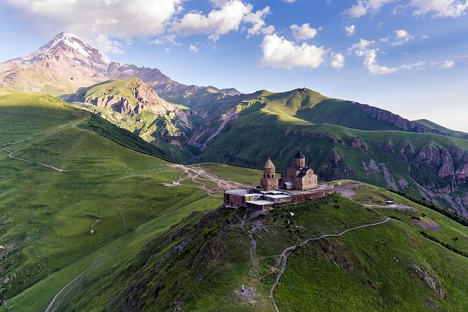 Kazbegi and Khinkali - the ultimate mountain experience tour - Timing, pickup, and the return to Tbilisi