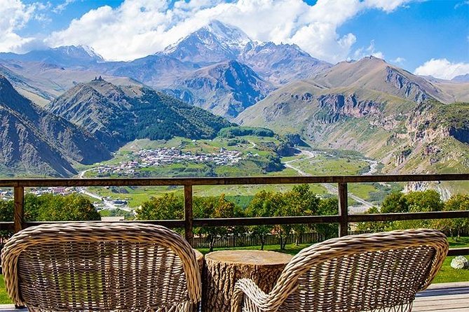 Kazbegi Full-Day Private Tour with Scenic Stops from Tbilisi - Zhinvali Reservoir: the first mountain pause