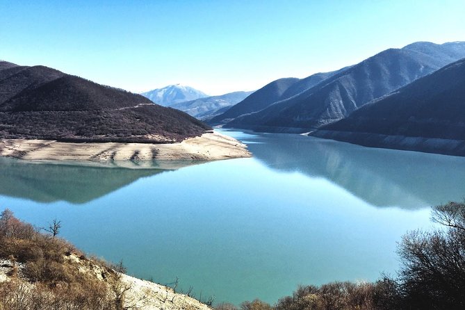 Kazbegi, Gergeti and Ananuri Full Day Tour from Tbilisi - Gudauri and the Friendship Monument
