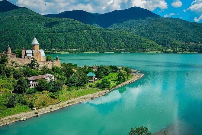 Kazbegi, Gudauri, Mtskheta & Ananuri Full Day Private Tour From Tbilisi - What the private vehicle adds