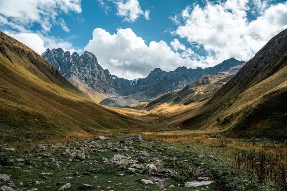 Kazbegi: Juta Valley Day Trip with 4WD Transport - Quick take on the Juta experience