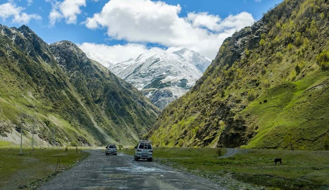 Kazbegi: Juta Valley Day Trip with 4WD Transport - Why Juta feels different from a standard day tour