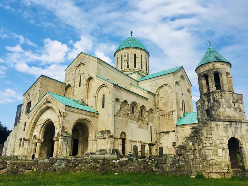 Kutaisi: Bagrati, Gelati, & Motsameta Monastery Guided Tour - Key things to know before booking