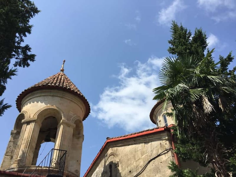 Kutaisi: Bagrati, Gelati, & Motsameta Monastery Guided Tour - Gelati Monastery, medieval scholarship, and a major warning