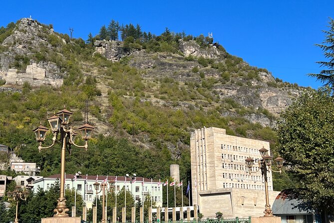 Kutaisi: Chiatura Cable Cars & Katskhi Pillar Guided Tour - Riding above Chiatura’s steep valley