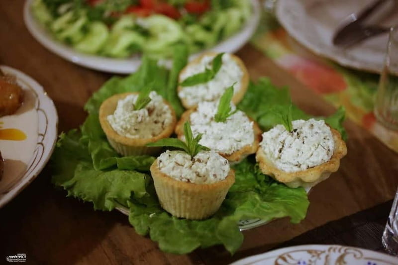 KUTAISI Family Feast: Experience Georgian Hospitality - Timing, language, and weather
