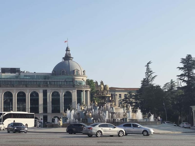 Kutaisi: Guided Walking Tour with Local Snack - Colchis Fountain and the central city
