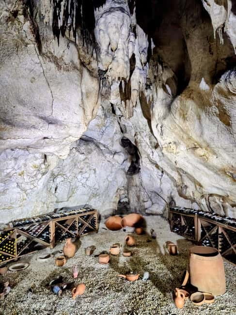 Kutaisi: Sataplia Natural Res. & Tetra Cave Wine Degustation - Tetra Cave puts wine underground